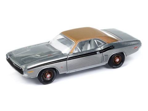 (Pre-Order) 1971 Dodge Challenger R/T Dark Gold Metallic w/Gold Vinyl Roof Hobby Exclusive Auto World - Big J's Garage